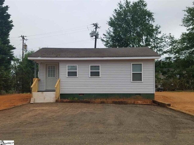 Building Photo - 538 Farrs Bridge Rd