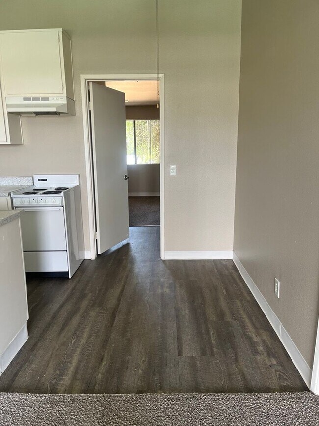 Building Photo - Beautiful 2 Bedroom 2 Bathroom For Rent (55+)