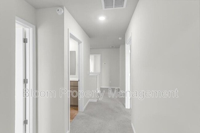 Building Photo - 502 Lk Rdg Blvd