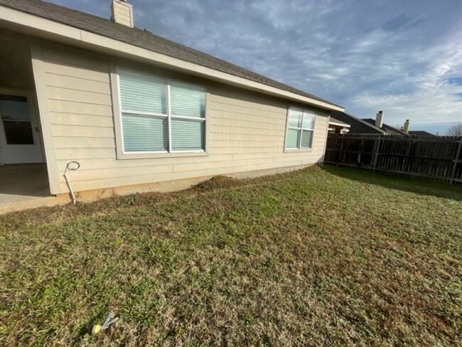 Building Photo - Spacious Home in Burleson ISD