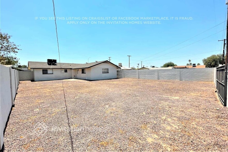 Building Photo - 856 E 9th Ave