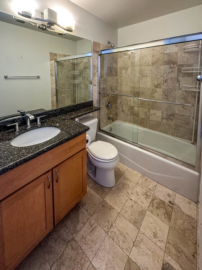 Building Photo - 1660 N La Salle Dr