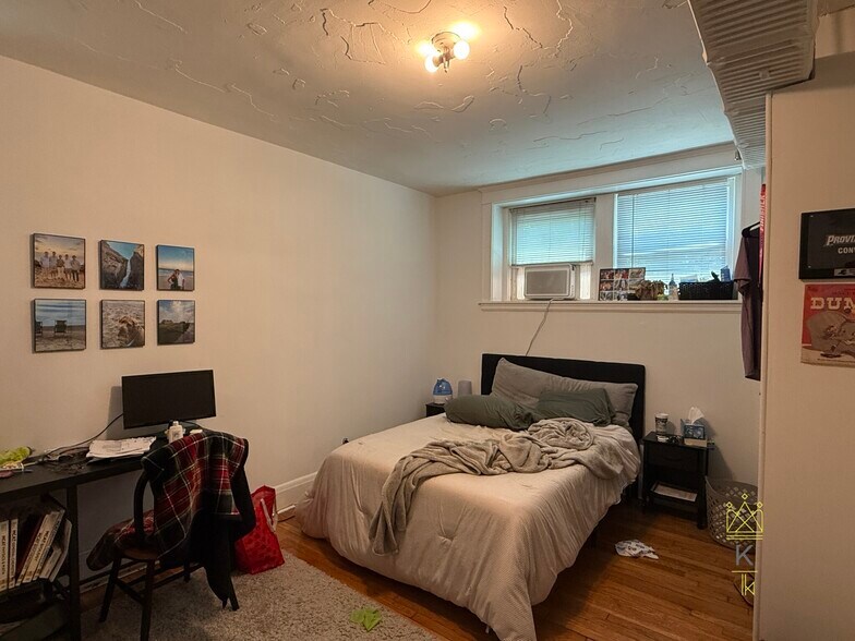Building Photo - 46 Longwood Ave