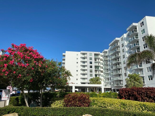 Building Photo - 3450 S Ocean Blvd