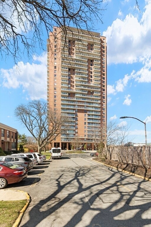 Building Photo - 111 Perkins St