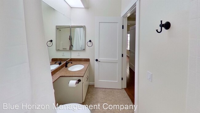 Building Photo - 2 br, 2 bath House - 1230 Franciscan Court #1