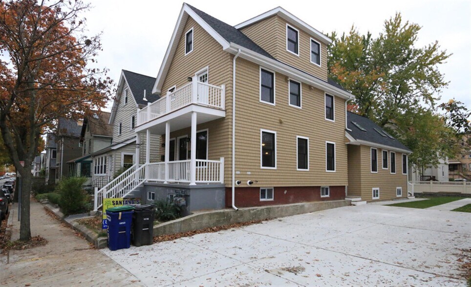 Building Photo - 29 Elmwood St