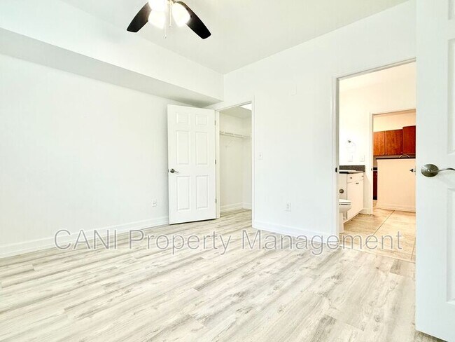 Building Photo - 202 E South St