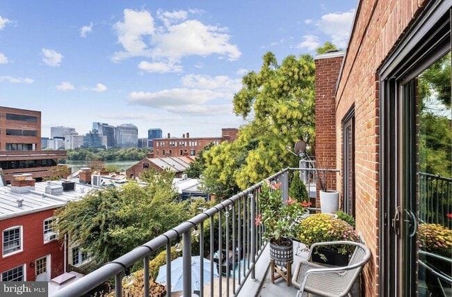 Building Photo - 3210 Grace St NW