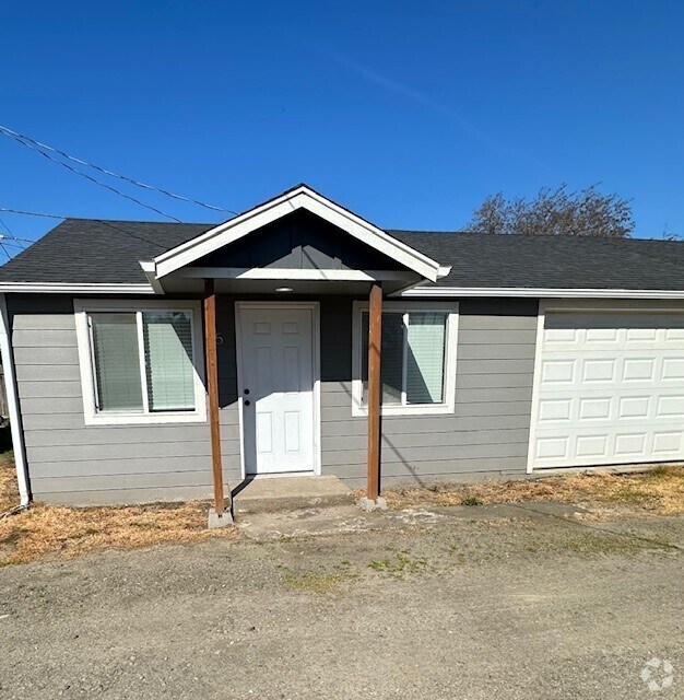 Building Photo - Claxter Ct.