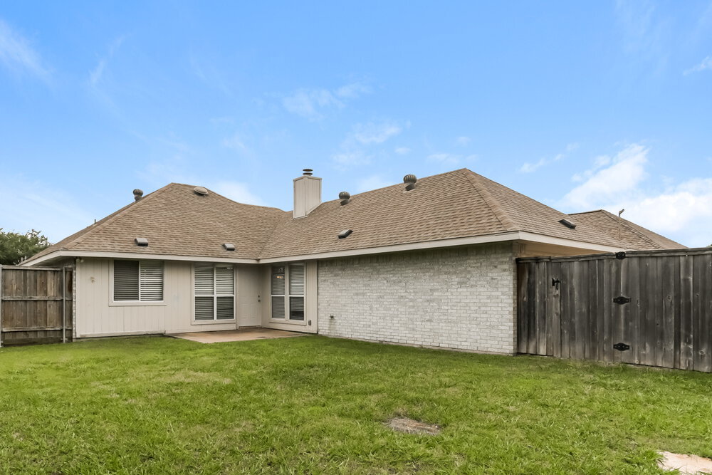 Building Photo - 1211 Old Knoll Dr