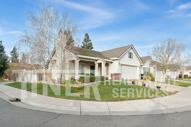 Building Photo - Beautiful home in Gateway West Neighborhoo...