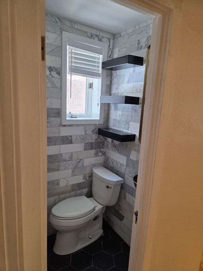 Building Photo - 7264 Northmoor Dr