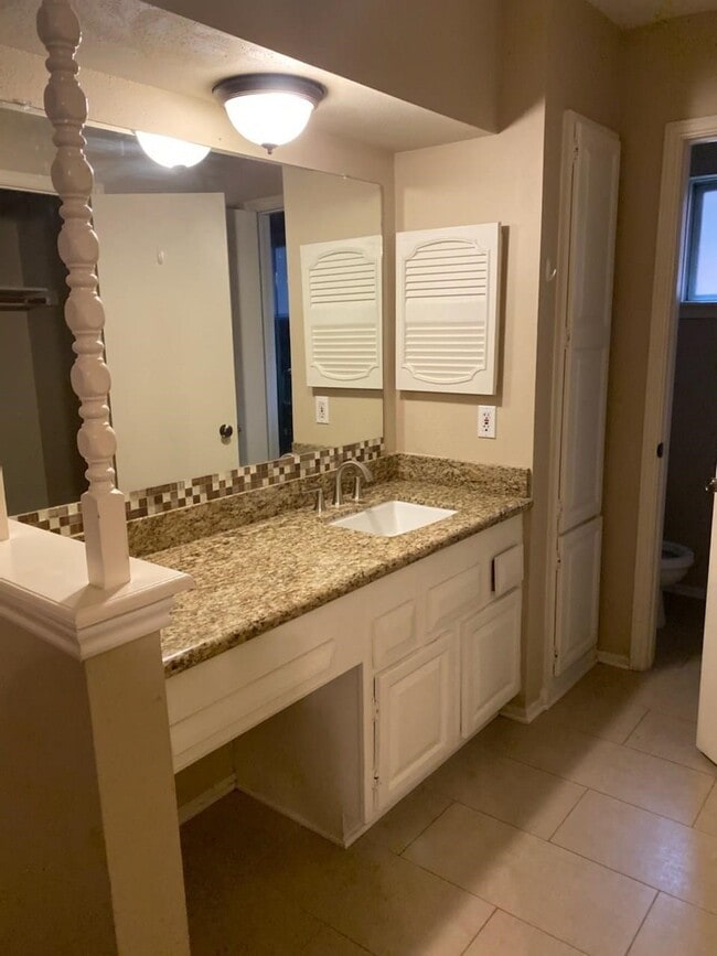 Building Photo - 18927 Droitwich Dr