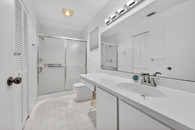 Building Photo - 6147 Waldwick Cir