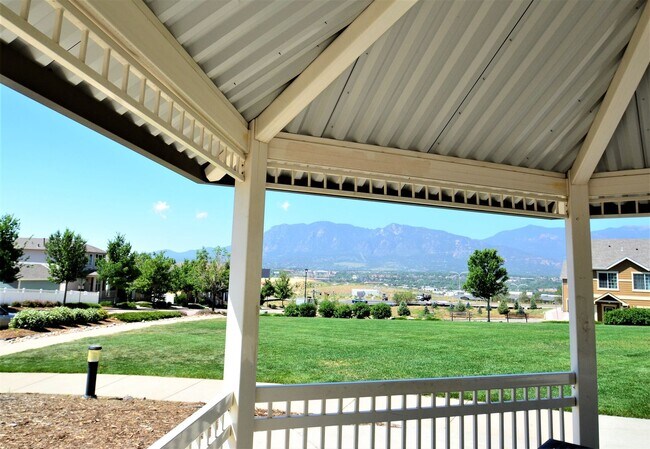 Building Photo - $1111 - Studio/1BA Close to Downtown Colorado Springs