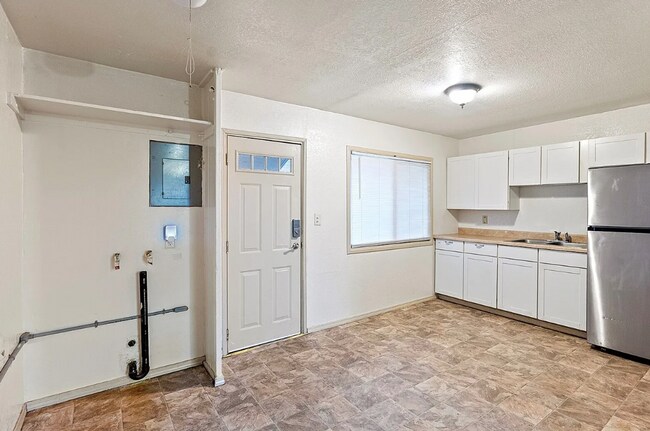 Building Photo - Sheridan duplex bremerton