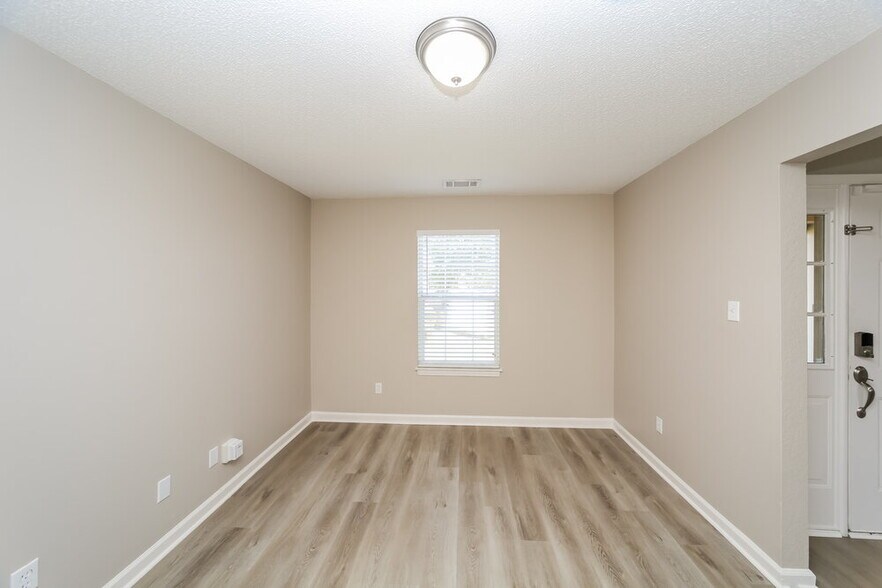 Building Photo - 4915 Top Notch Loop