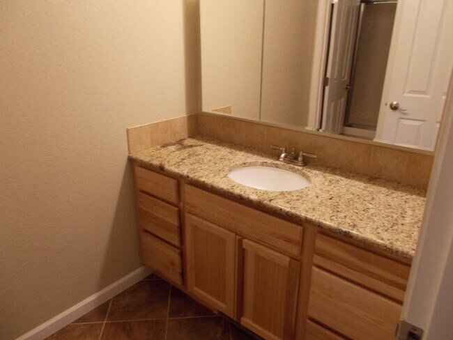 Building Photo - R91G/$1895.00 RENTED