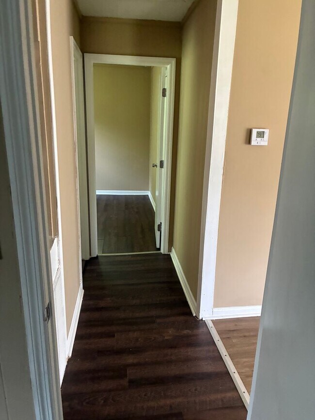 Building Photo - Peaceful Country Living in Sylacauga – Huge Yard & Beautiful Updates!