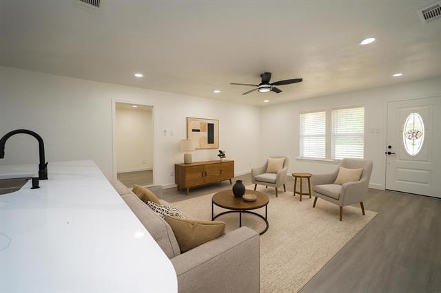 Building Photo - 404 Westwood Dr