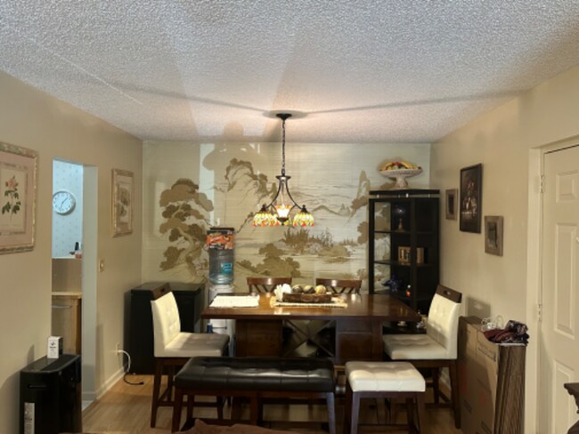 Building Photo - 9900 Pineapple Tree Dr