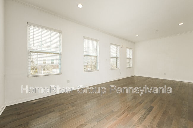 Building Photo - 216 Faulk Dr