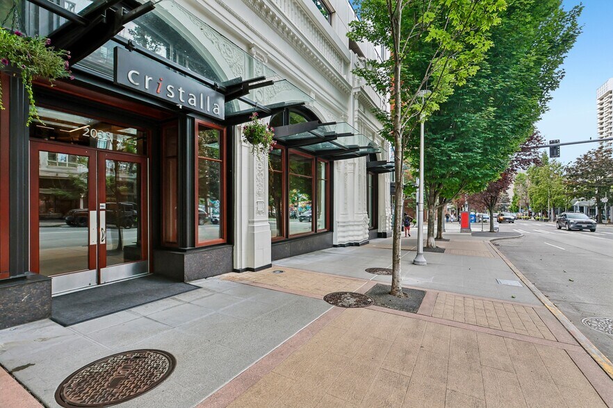 Building Photo - 2033 2nd Ave