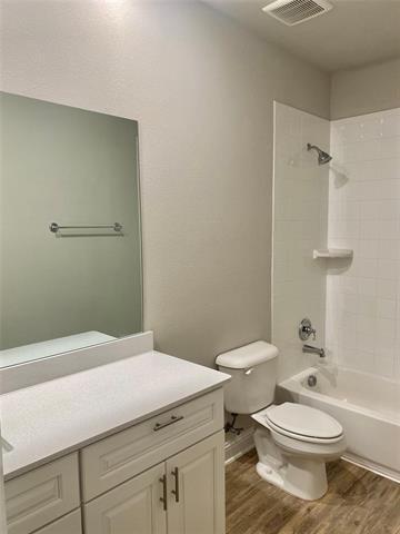 Building Photo - 2258 Templin Ave