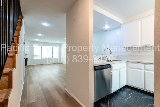 Building Photo - 2-Bed, 2-Bath Townhouse with Private Patio...