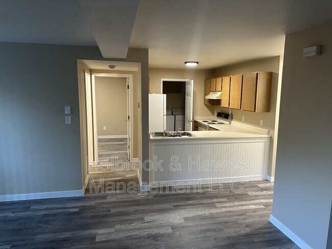 Building Photo - 4531 Boardwalk Dr