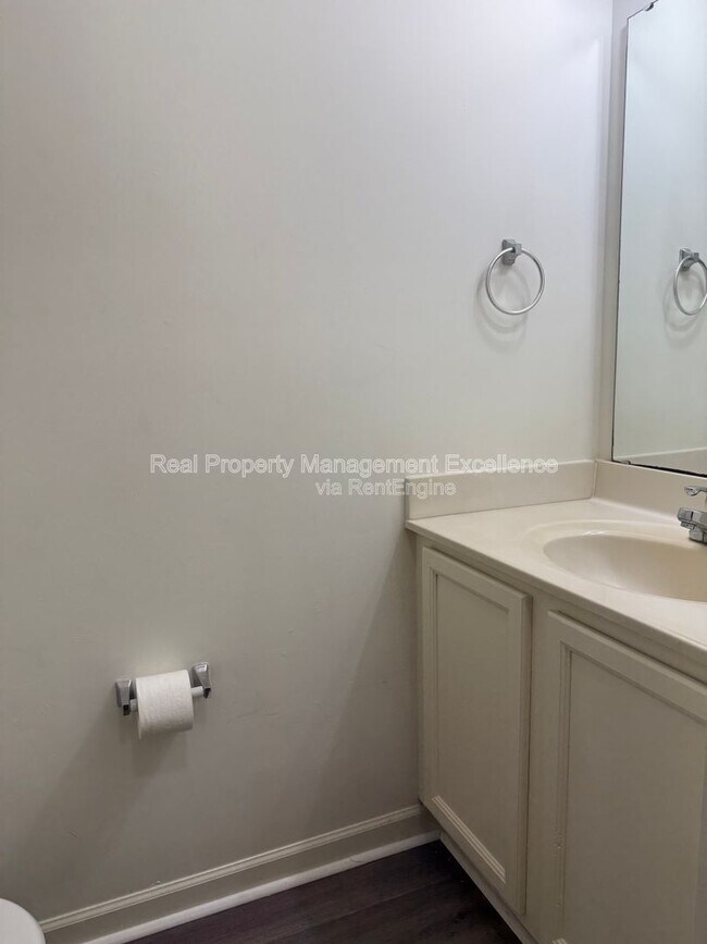 Building Photo - 16 Red Ln