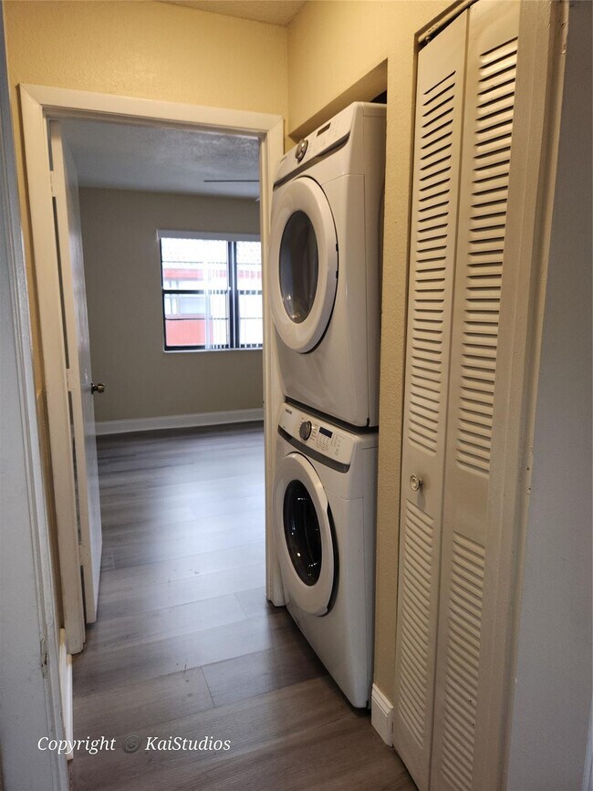 Building Photo - 10293 NW 33rd St