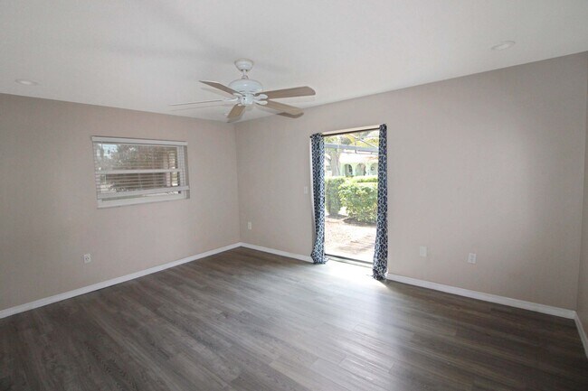 Building Photo - 420 Mt Vernon Dr