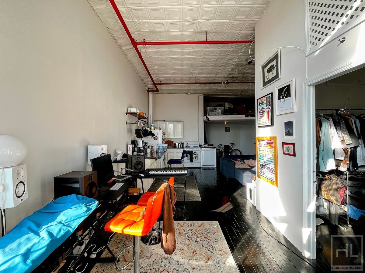 Building Photo - 248 McKibbin St