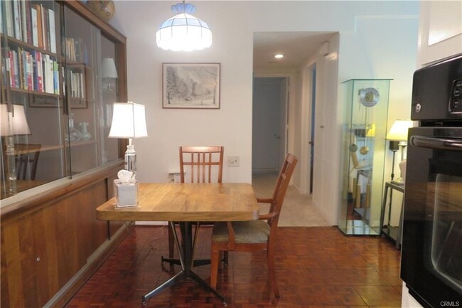 Building Photo - 119 Via Estrada