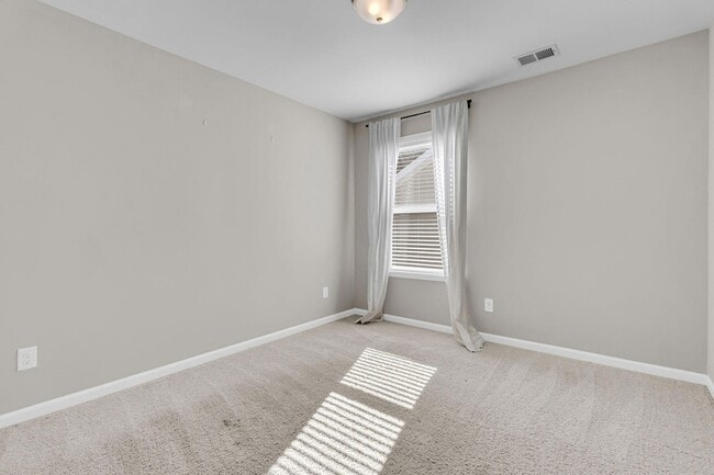 Building Photo - 1624 Shady Pine Rd