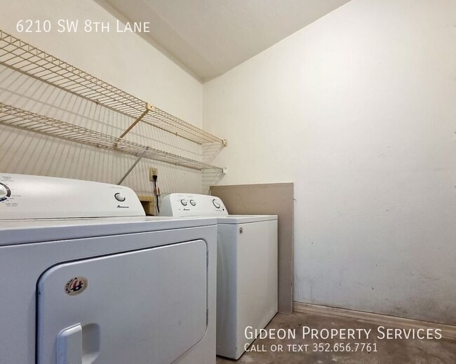 Building Photo - 6210 SW 8th Ln