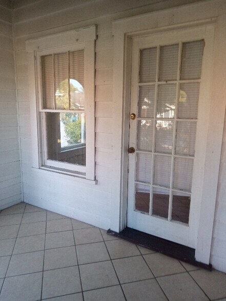 Building Photo - 801 E Frierson Ave