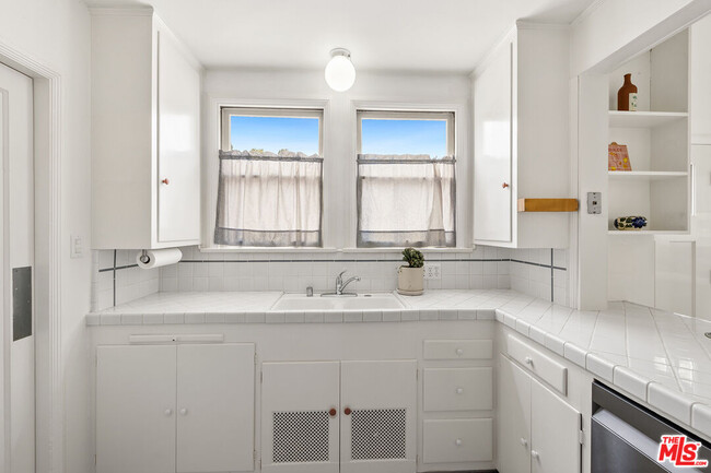 Building Photo - 2413 Argosy Way