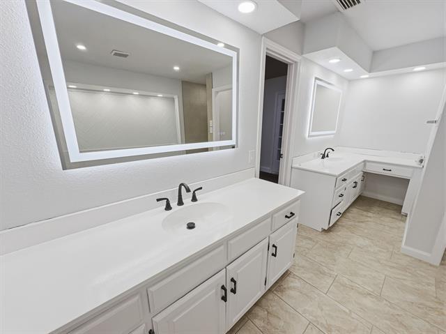 Building Photo - 2409 Castle St