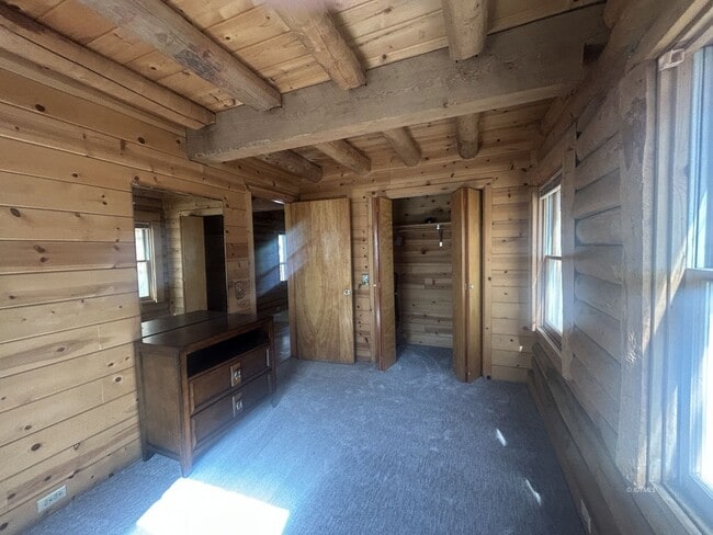 Building Photo - Quaint Log Mountain Cabin for Rent