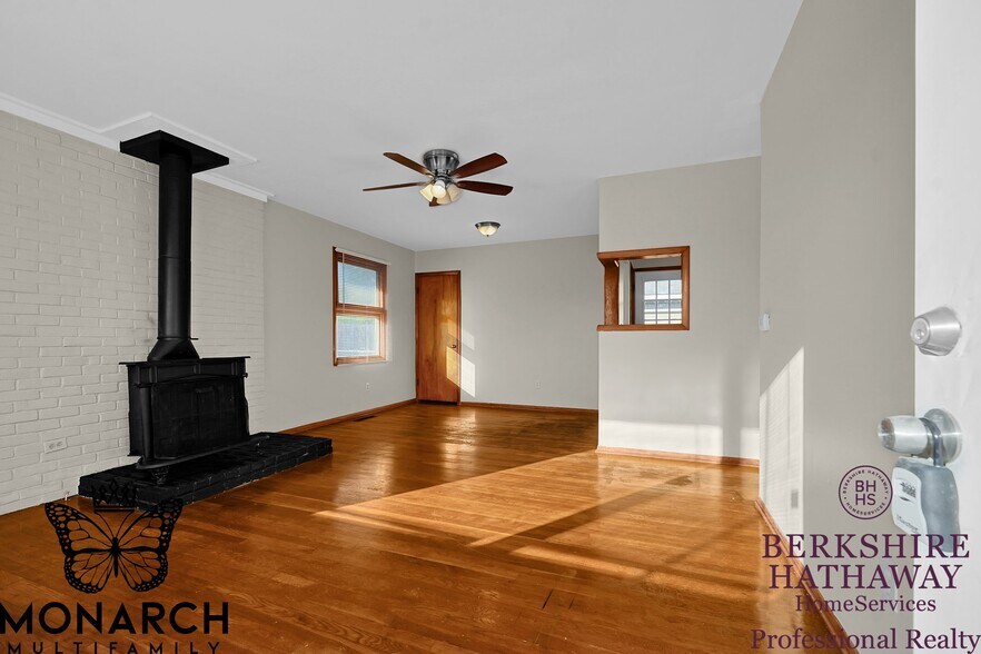 Primary Photo - 995 Wiltshire Rd