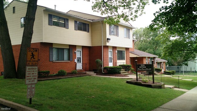 Building Photo - 1028 Bridge St