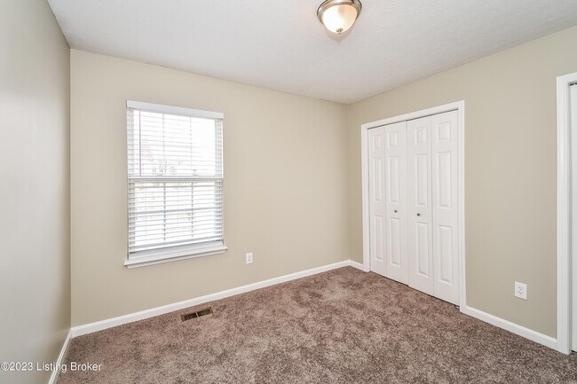 Building Photo - 10500 Whitepine View Pl