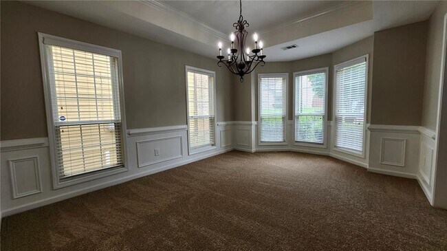 Building Photo - 7662 Forest Glen Way