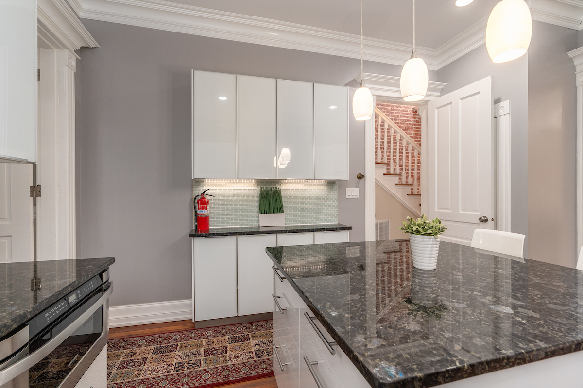 4 bedroom/3 bathroom, kitchen - 403 P St NW