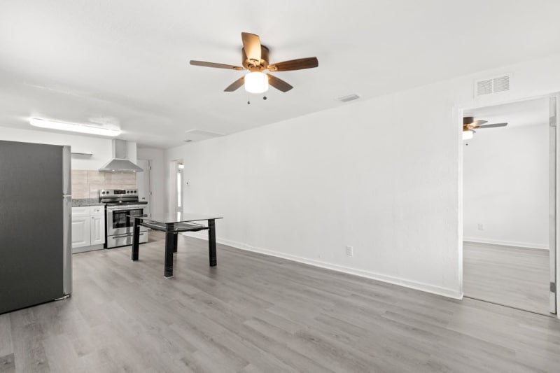 Building Photo - 1050 19th St S