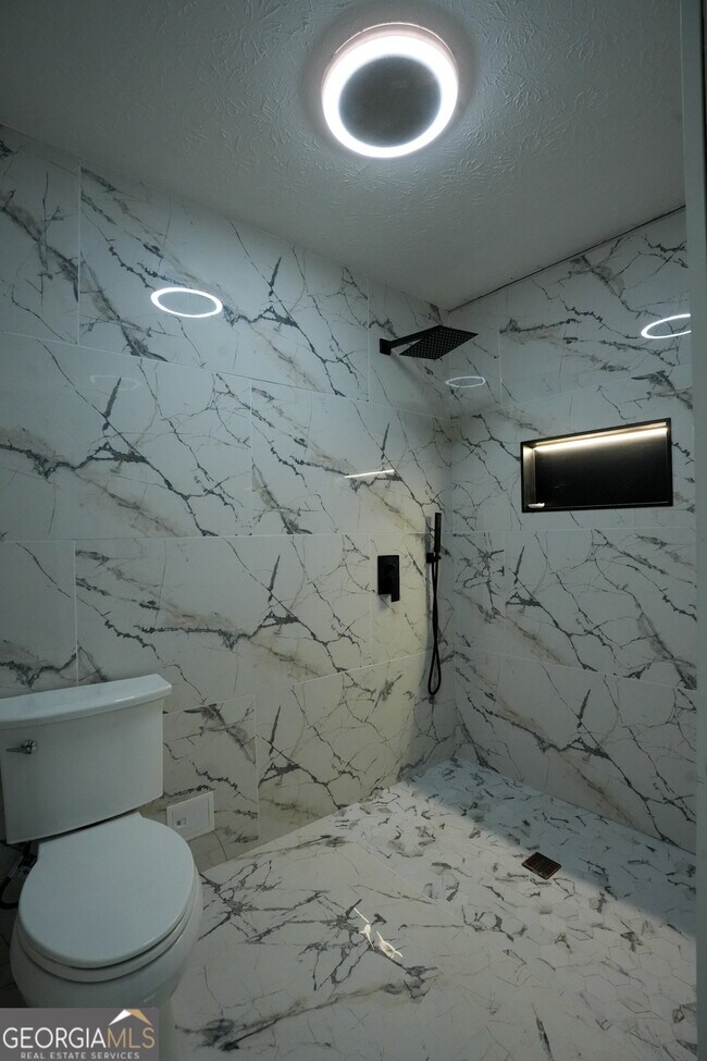 Building Photo - 3 Normandy Ct