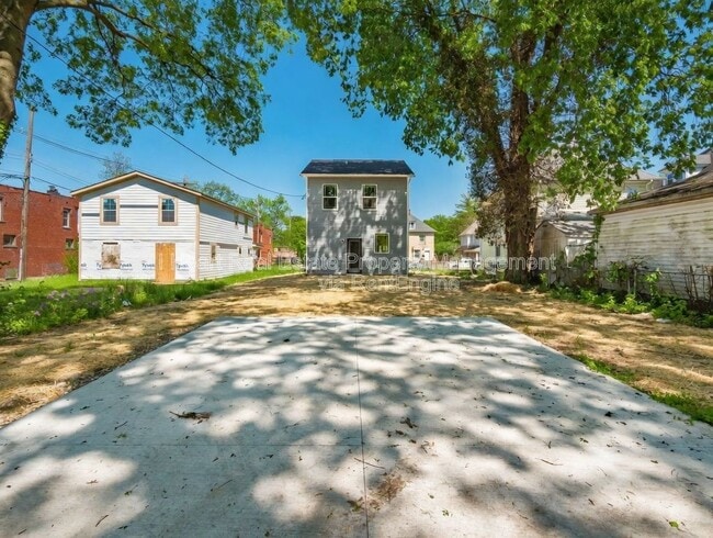 Building Photo - 33 Whitethorne Ave